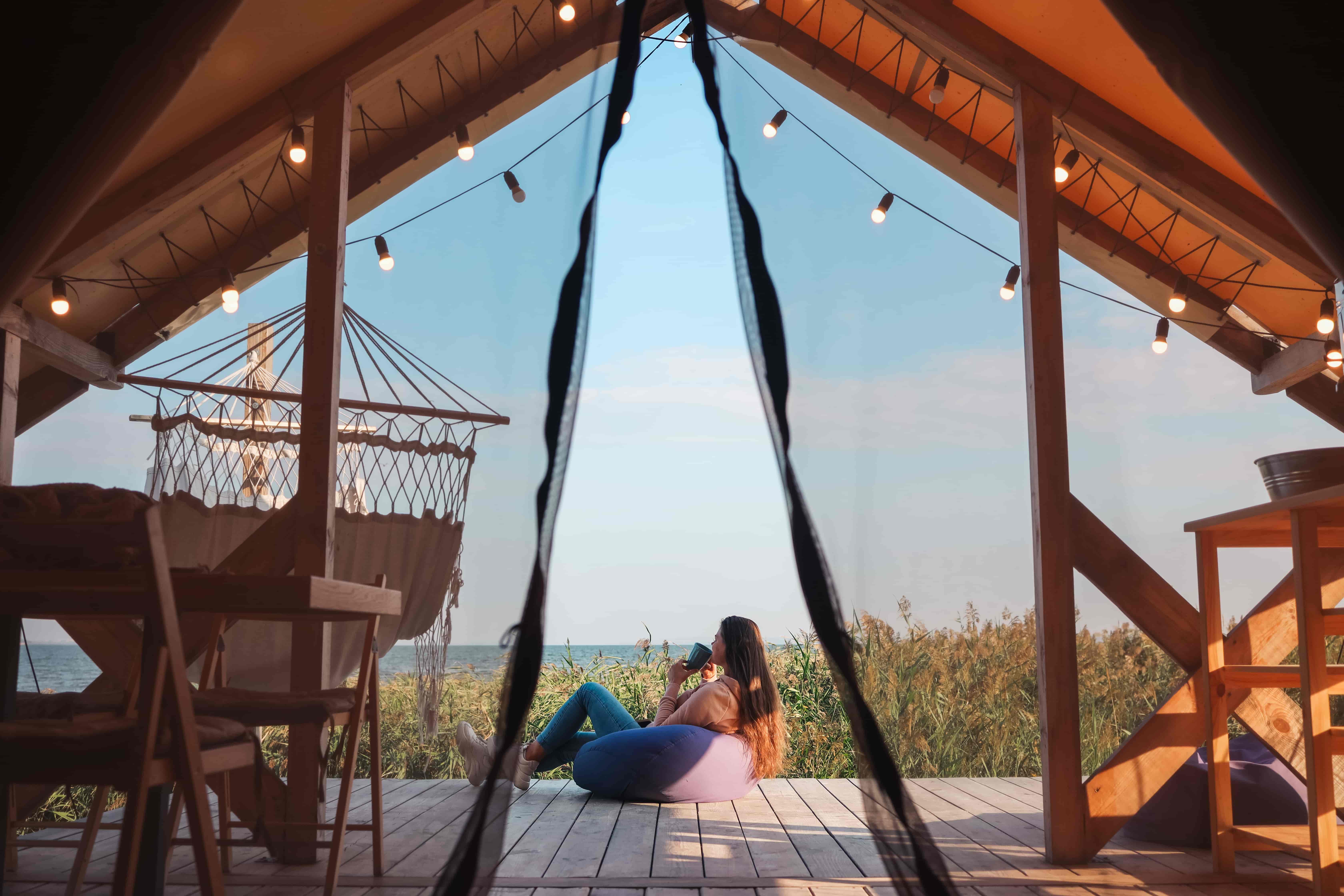 Hafta Sonu Kaçamağı İçin Doğayla İç İçe Konforlu Bungalov Tatili Fırsatlarını Kaçırmayın